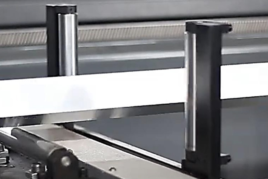 follow-up holders for unloading