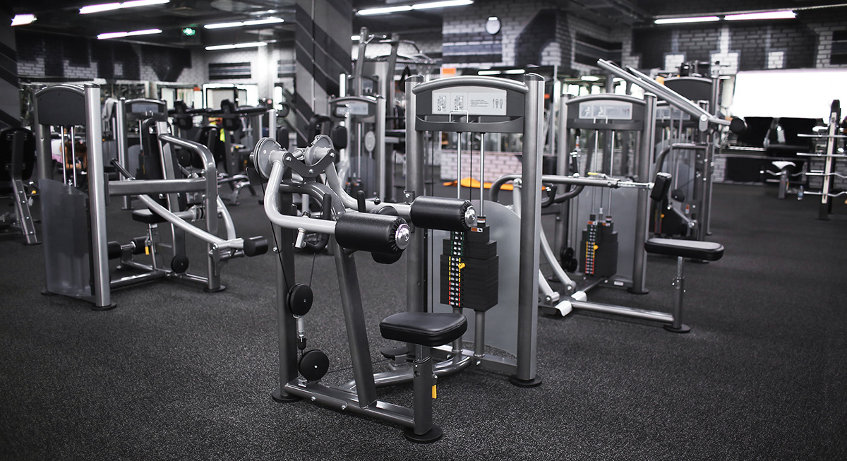 modern metal exercise indoor gym equipment.