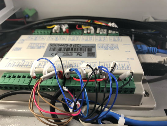 Controller with CN3 and CN4 terminal blocks plugged in