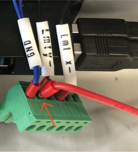both ferrule connectors fully seated in the terminal port